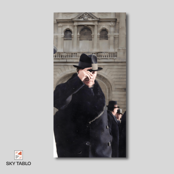 Atatürk'ün Şıklığı uzun dikey tablo yakından görünümü