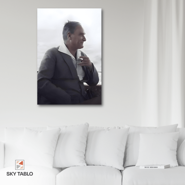 Sisler İçindeki Atatürk dikey tablo