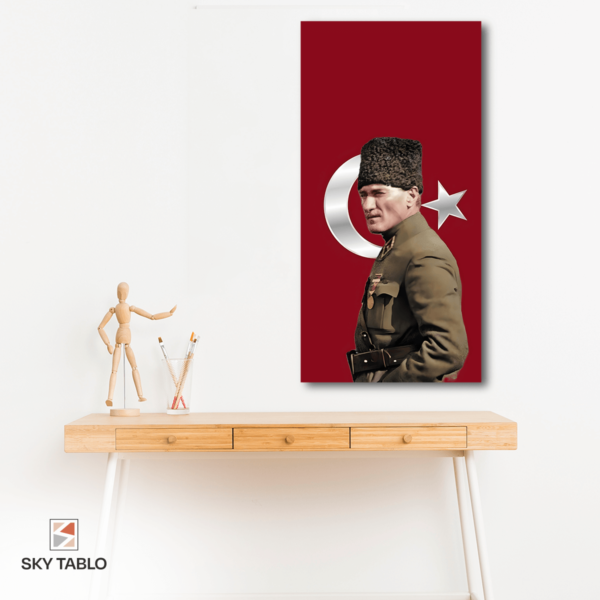 Cumhuriyetin Gölgesinde uzun dikey tablo