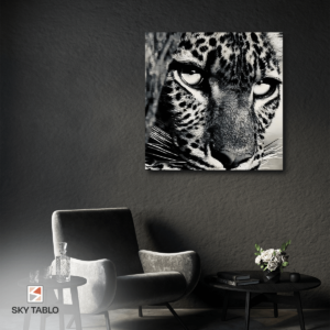 Leoparın Sessizliği kare tablo
