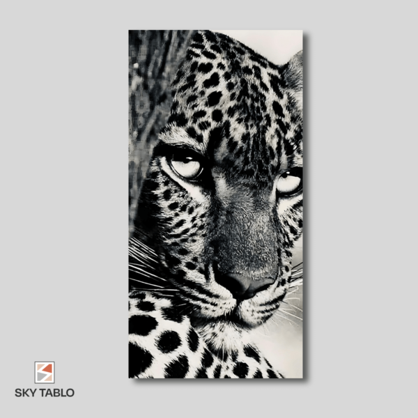 Leoparın Sessizliği uzun dikey tablo yakından görünümü