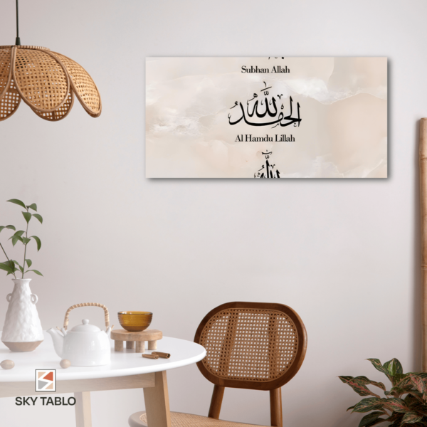 Tesbihin Üç Sesi uzun yatay tablo