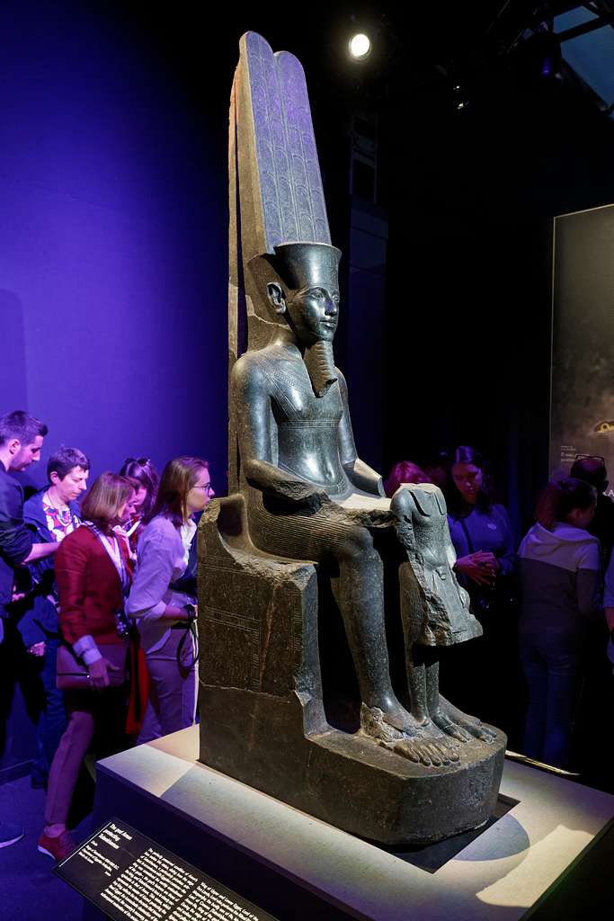Louvre Müzesi Tarihi, Görülmesi Gereken Eserler ve Az Bilinen Gerçekler Louvre Müzesi Tarihi, Görülmesi Gereken Eserler ve Az Bilinen Gerçekler