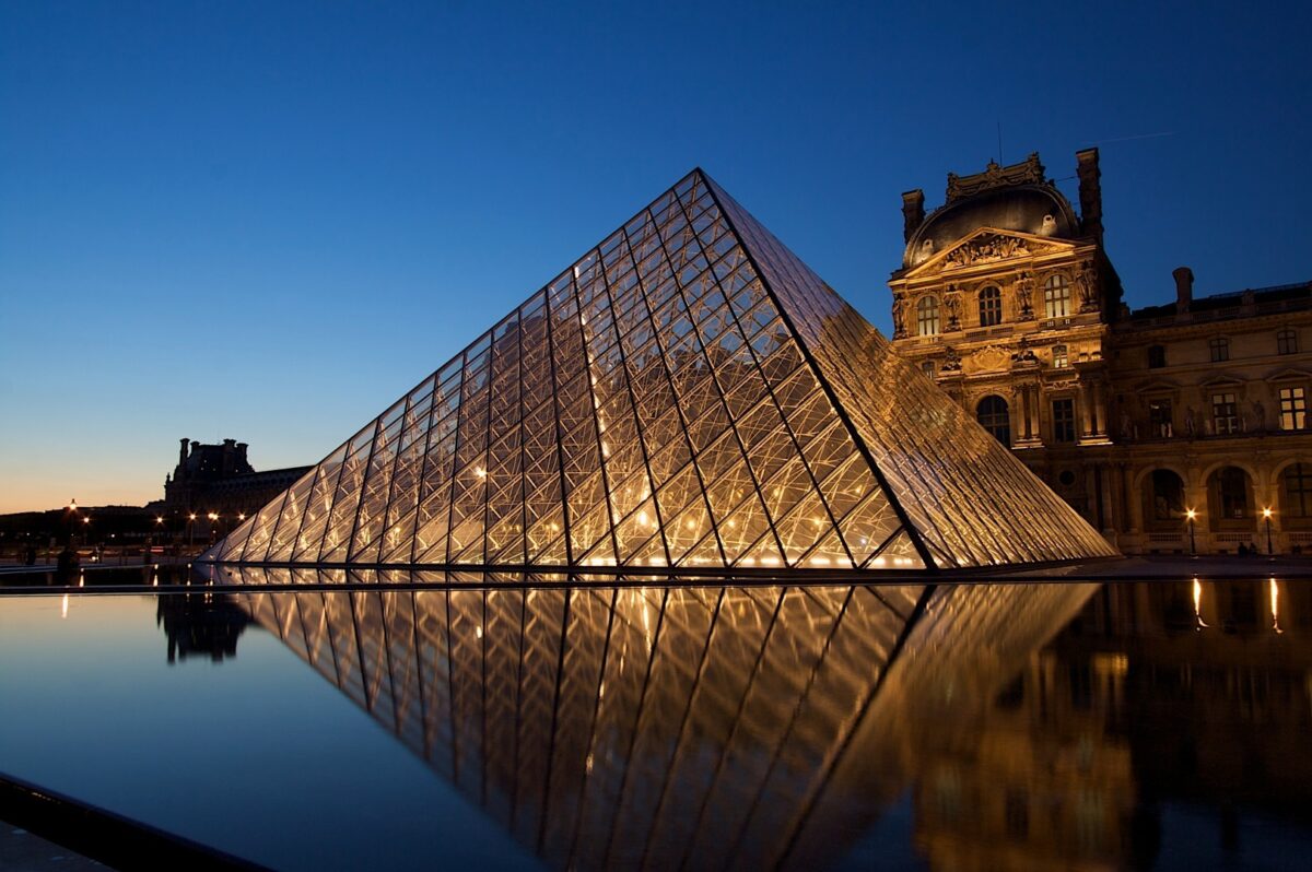 Louvre Müzesi Tarihi, Görülmesi Gereken Eserler ve Az Bilinen Gerçekler Louvre Müzesi Tarihi, Görülmesi Gereken Eserler ve Az Bilinen Gerçekler