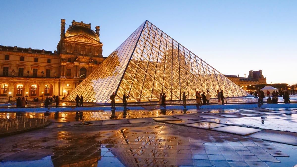 Louvre Müzesi Tarihi, Görülmesi Gereken Eserler ve Az Bilinen Gerçekler Louvre Müzesi Tarihi, Görülmesi Gereken Eserler ve Az Bilinen Gerçekler