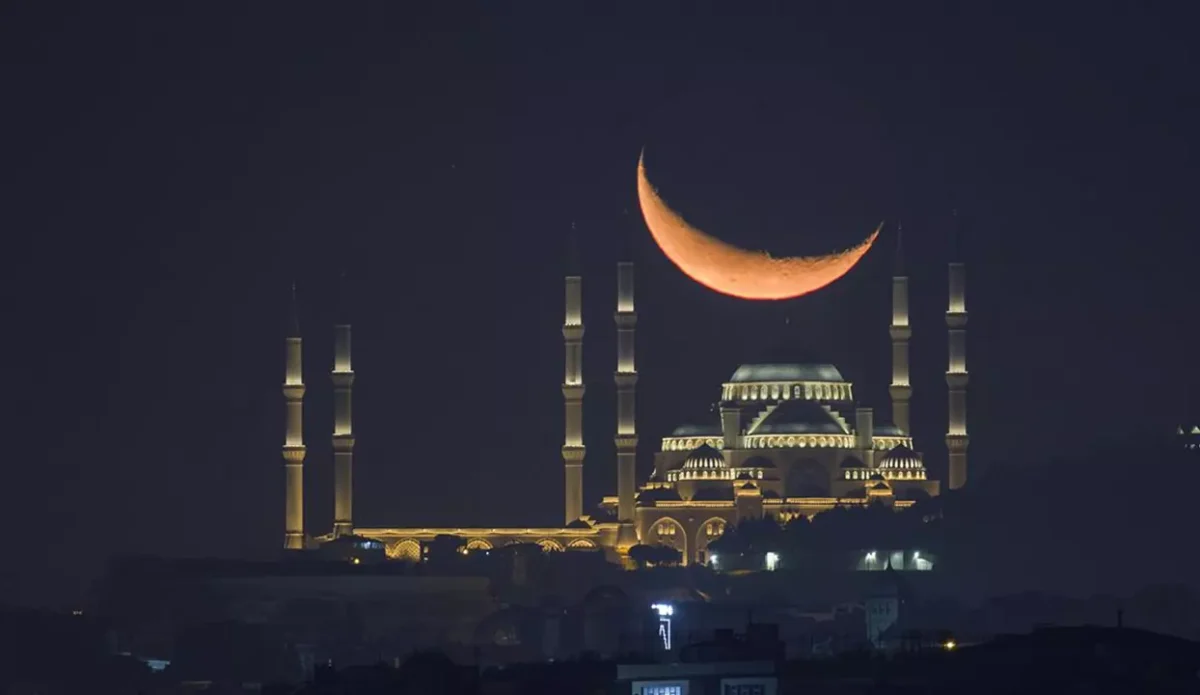 Kadir Gecesi İçin Anlamlı Mesajlar ve Tablo Önerileri
