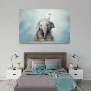 Doğanın Sakinliği: Bebek Fil ve Kuş